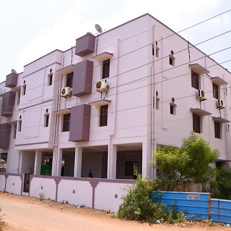 Aishwaryam Deshna Service Apartment Ambattur Madrás Exterior foto