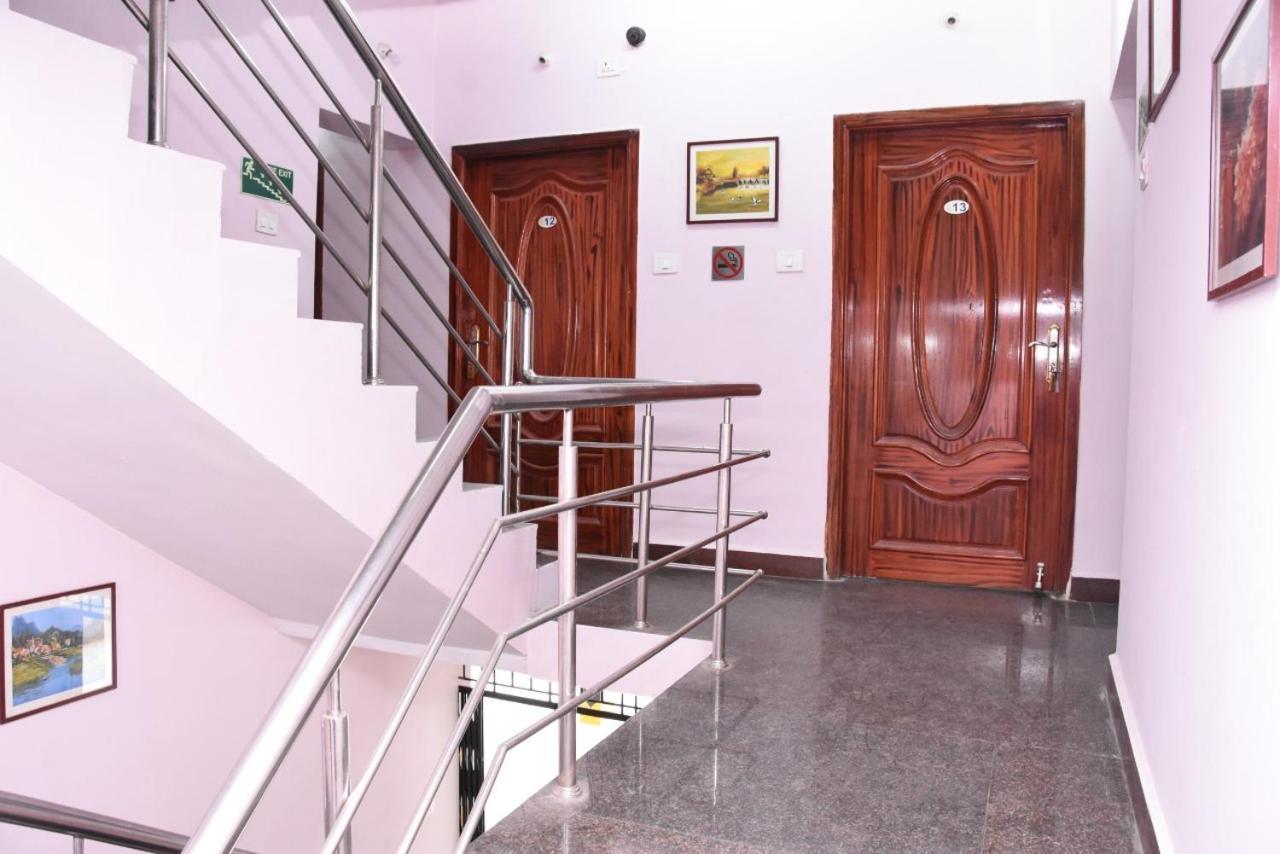 Aishwaryam Deshna Service Apartment Ambattur Madrás Exterior foto